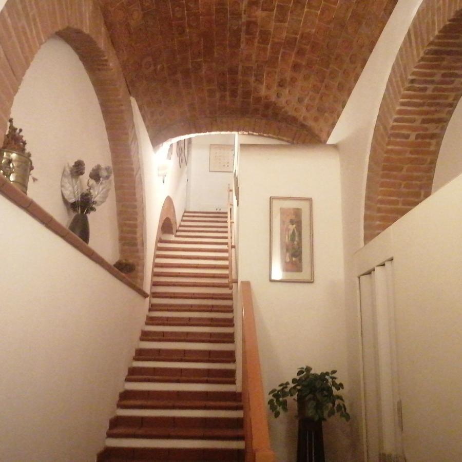 Residenza Schinardi Hotel Oristano Bagian luar foto