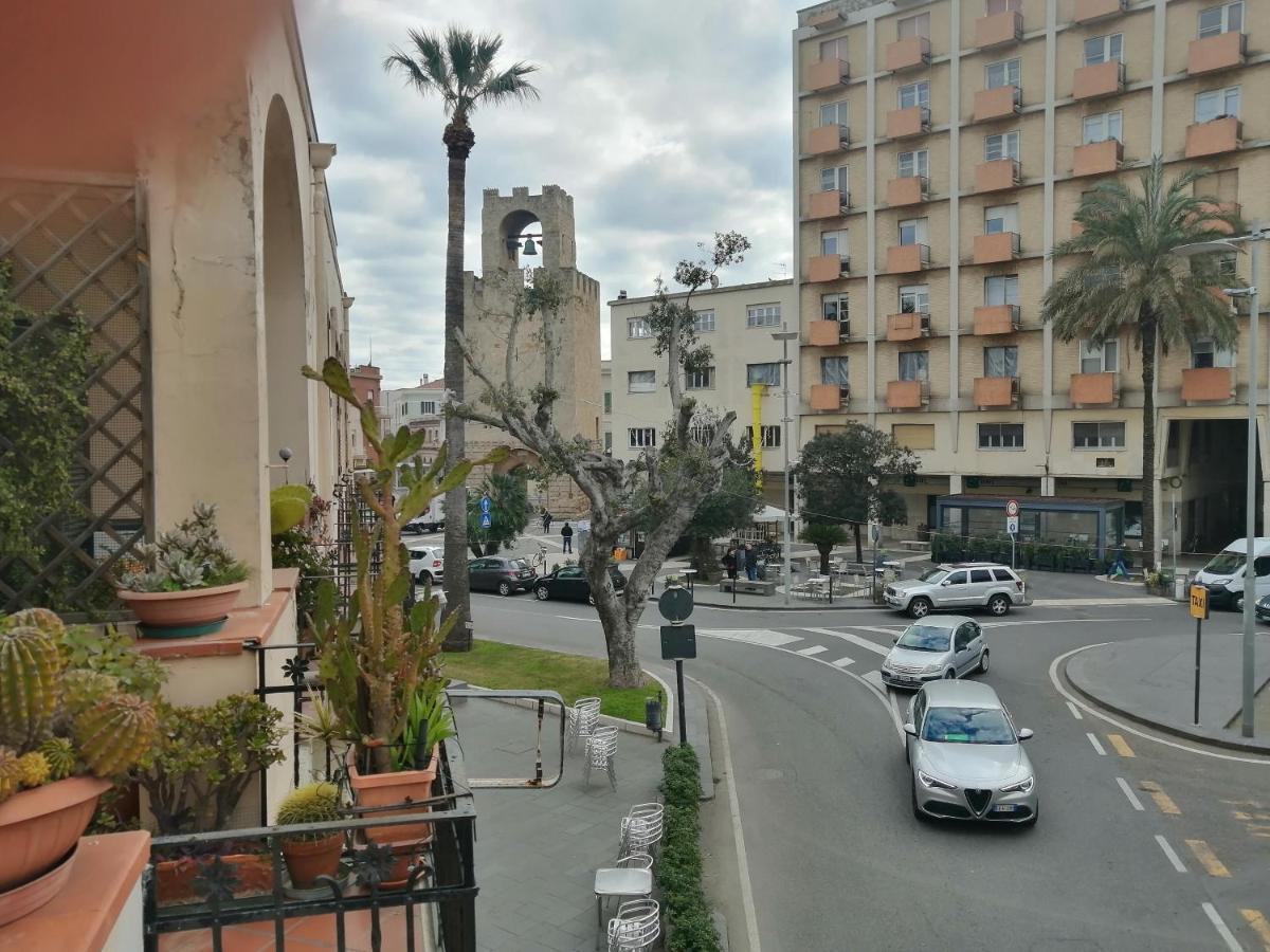 Residenza Schinardi Hotel Oristano Bagian luar foto