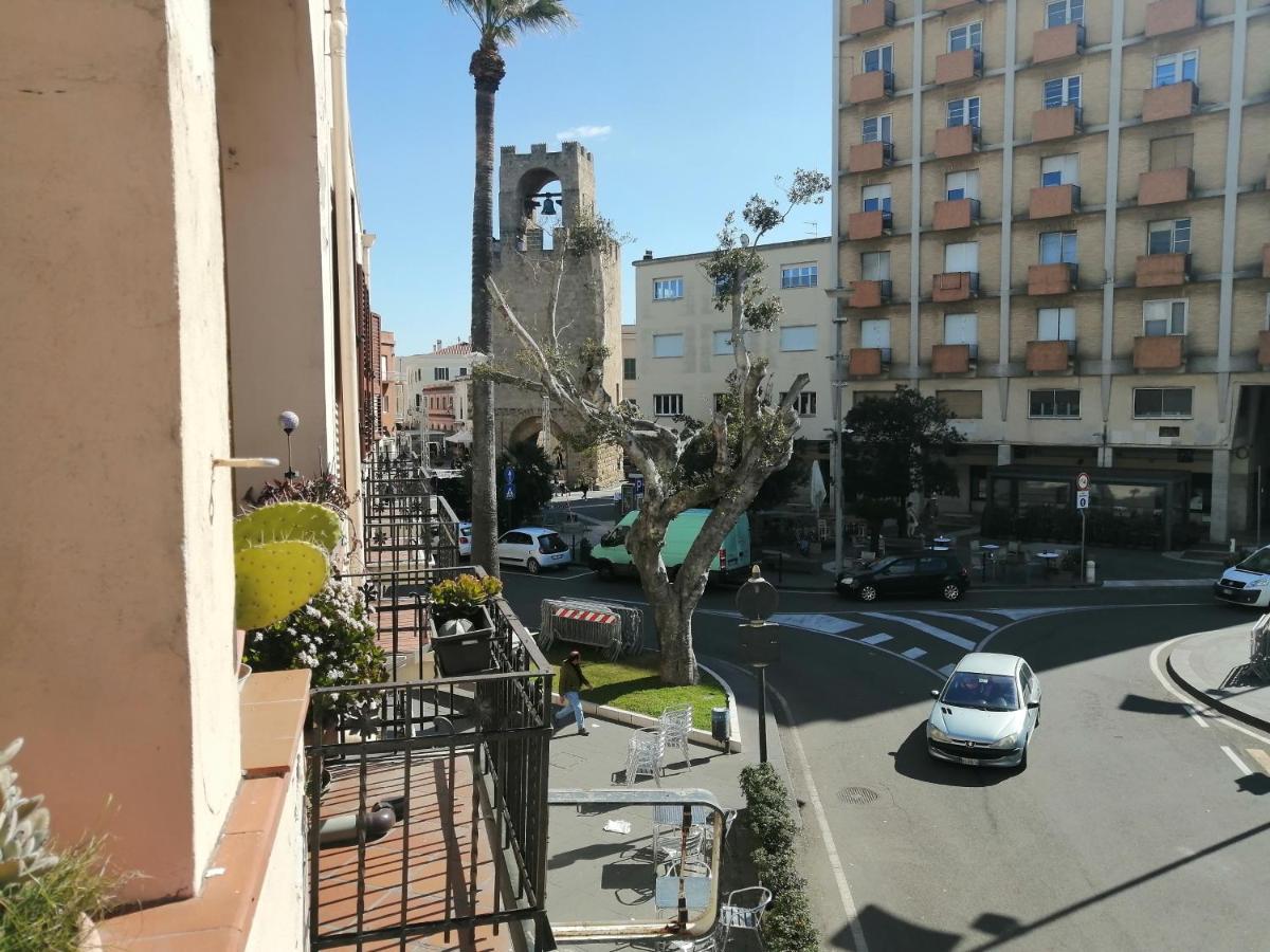 Residenza Schinardi Hotel Oristano Bagian luar foto