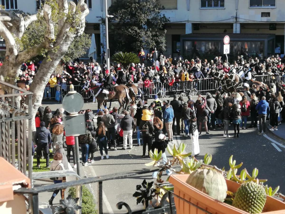 Residenza Schinardi Hotel Oristano Bagian luar foto