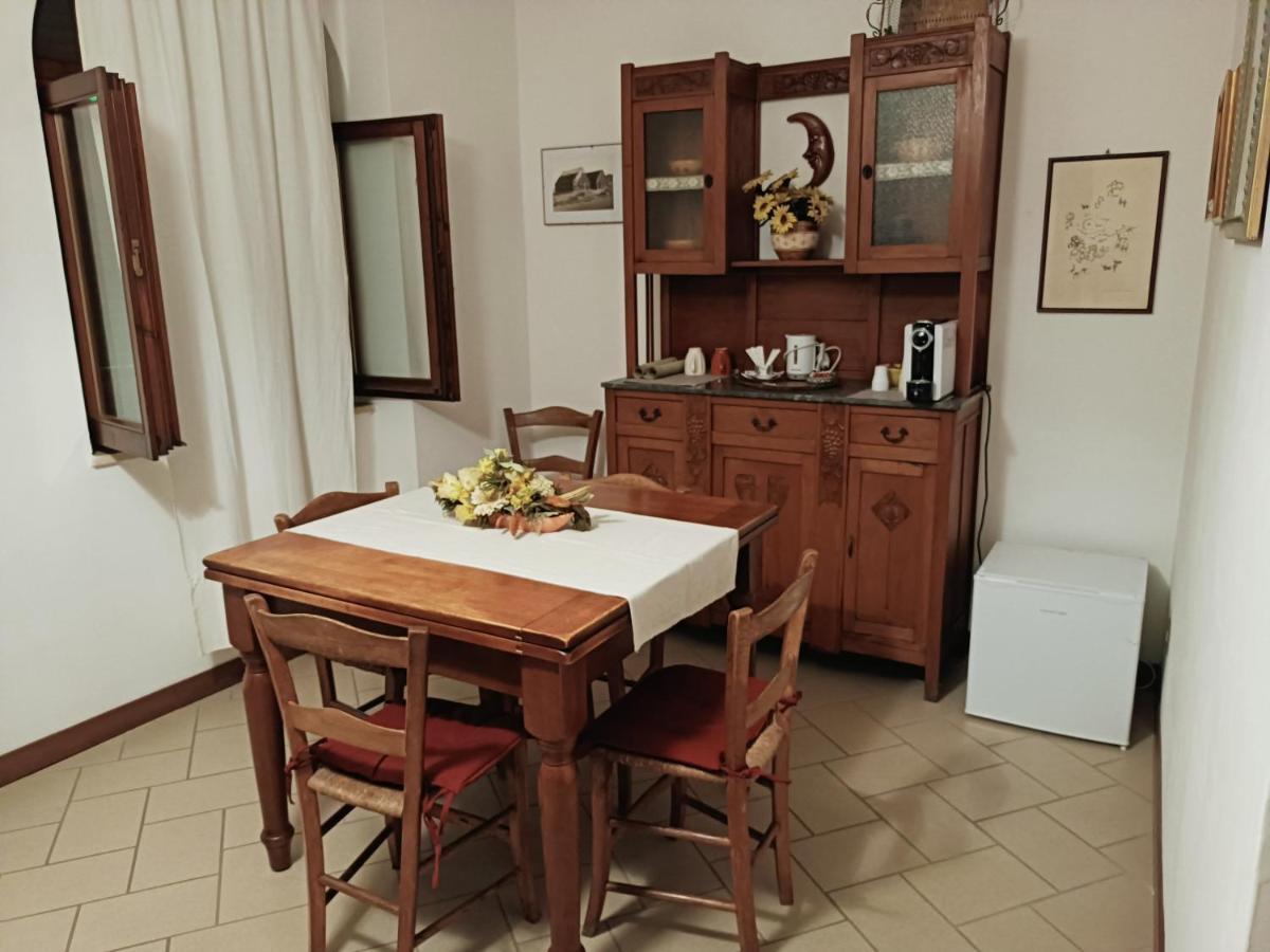 Residenza Schinardi Hotel Oristano Bagian luar foto